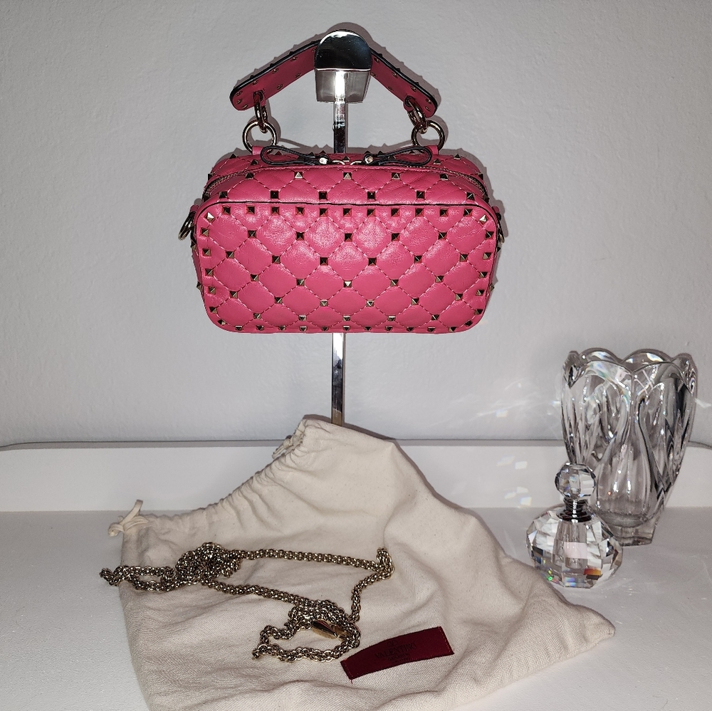 Pretty pink Valentino Garavani rockstud